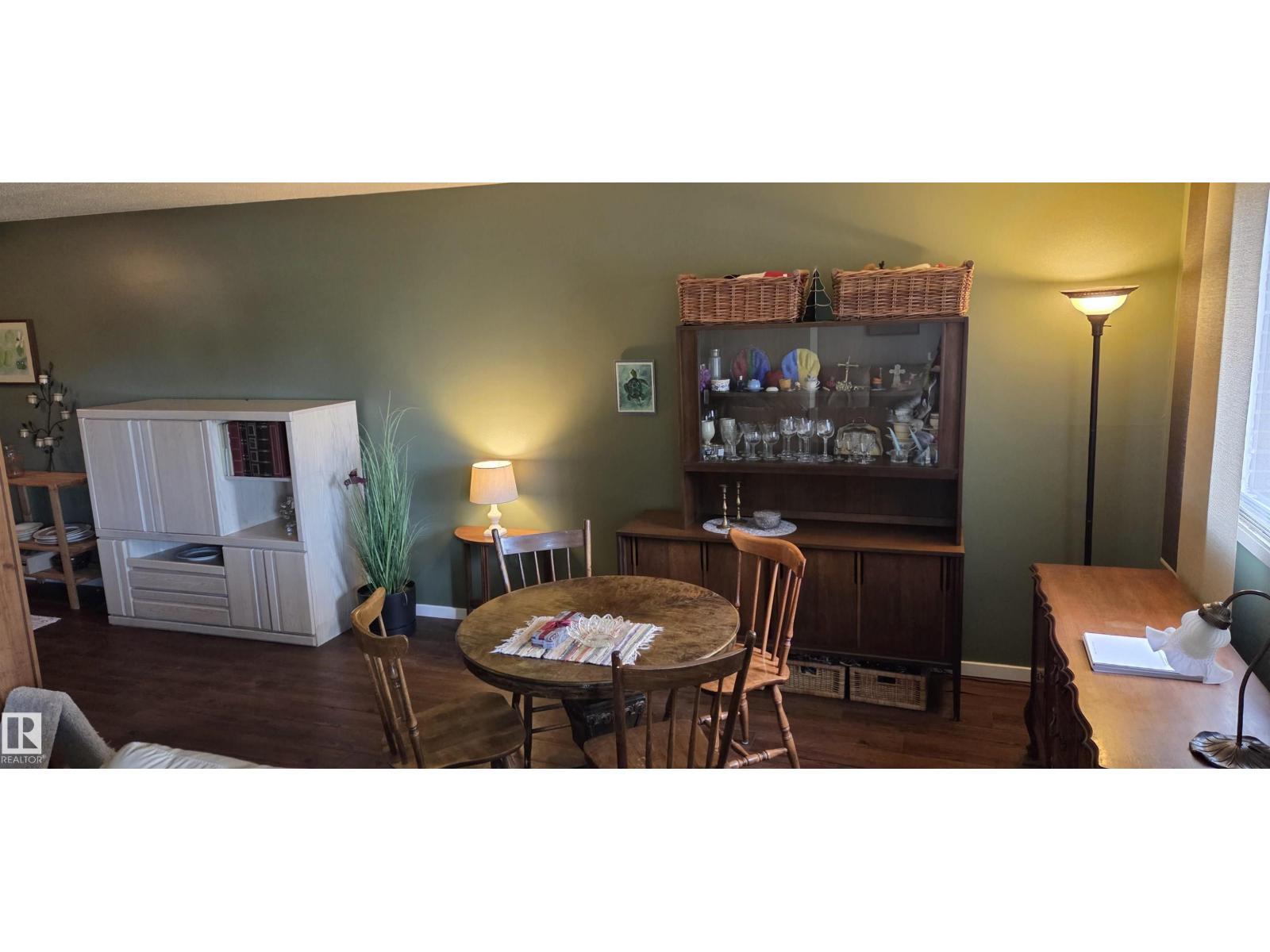 #215 4404 122 ST NW - 9