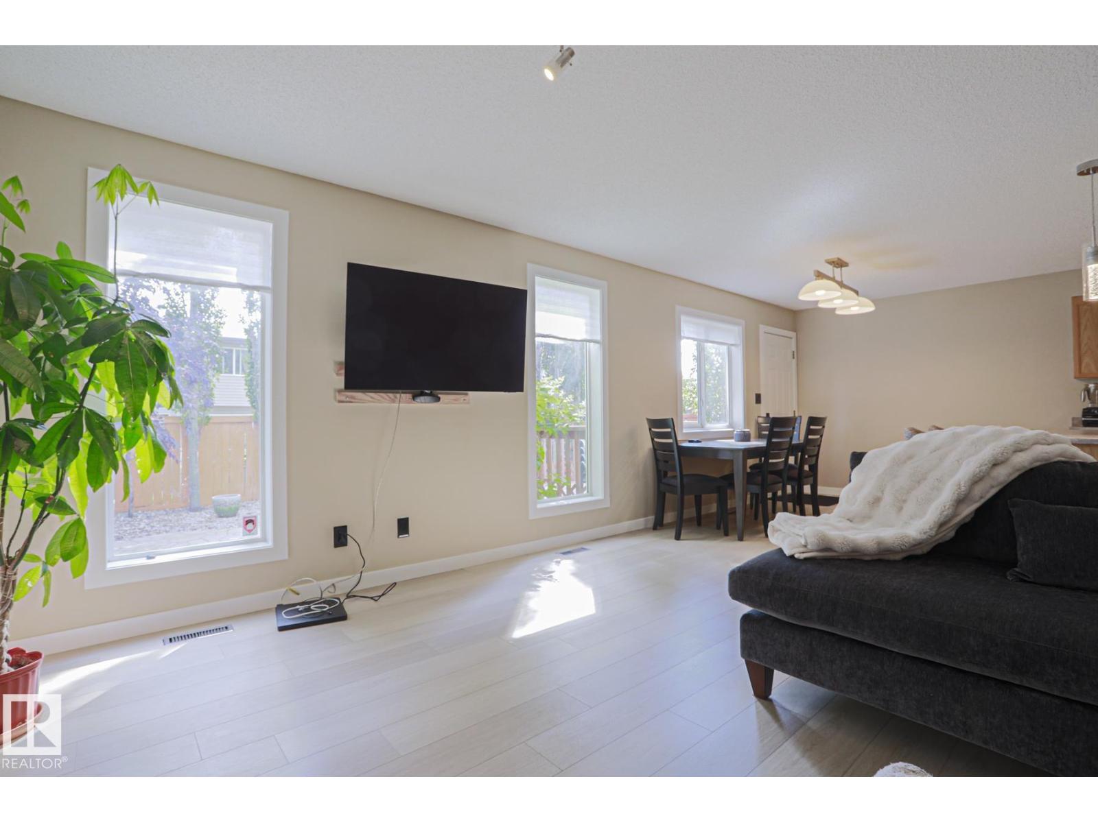 8 Erinwoods PL - 15