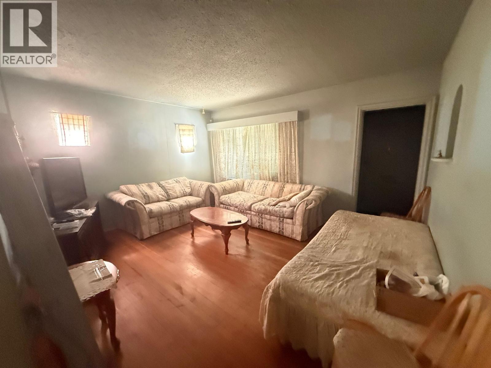 4910 WILLINGDON AVENUE, Burnaby