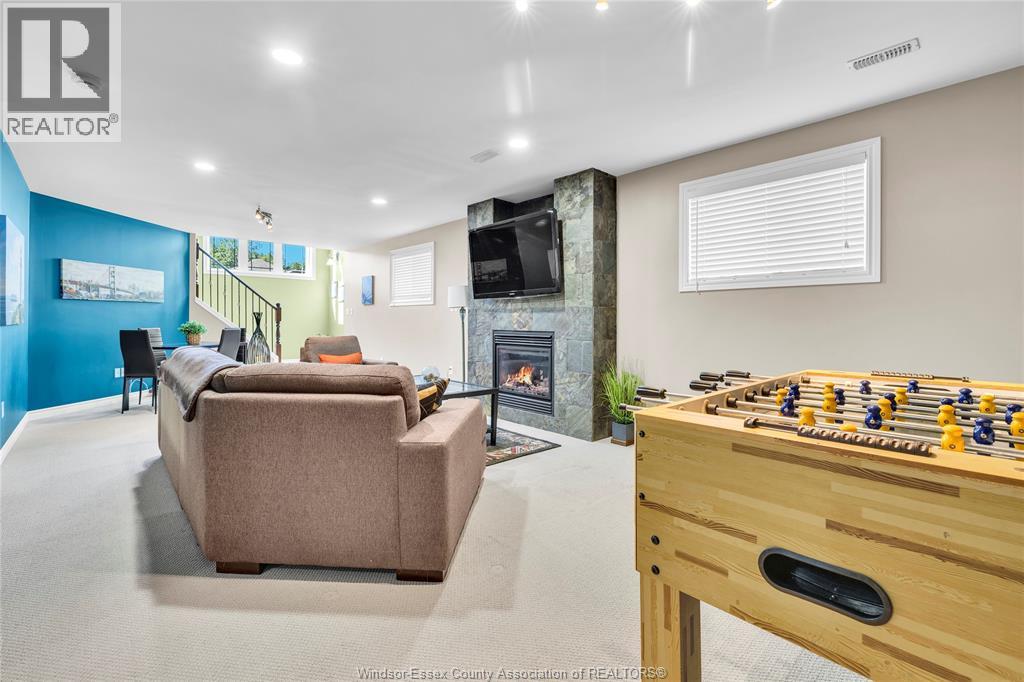 695 INTERNATIONAL AVENUE - 25