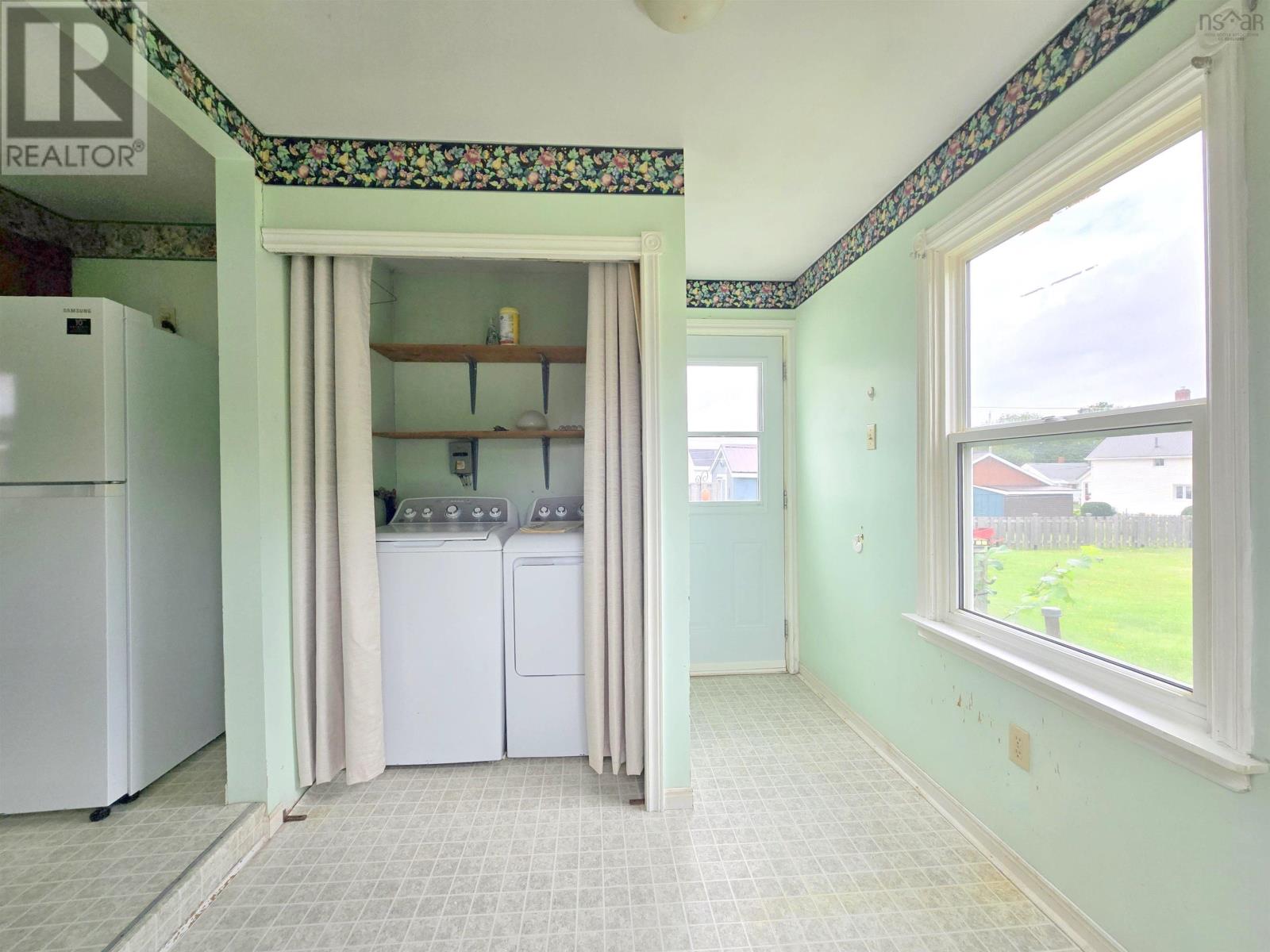Property 4 of 21 of 32 Poplar Street