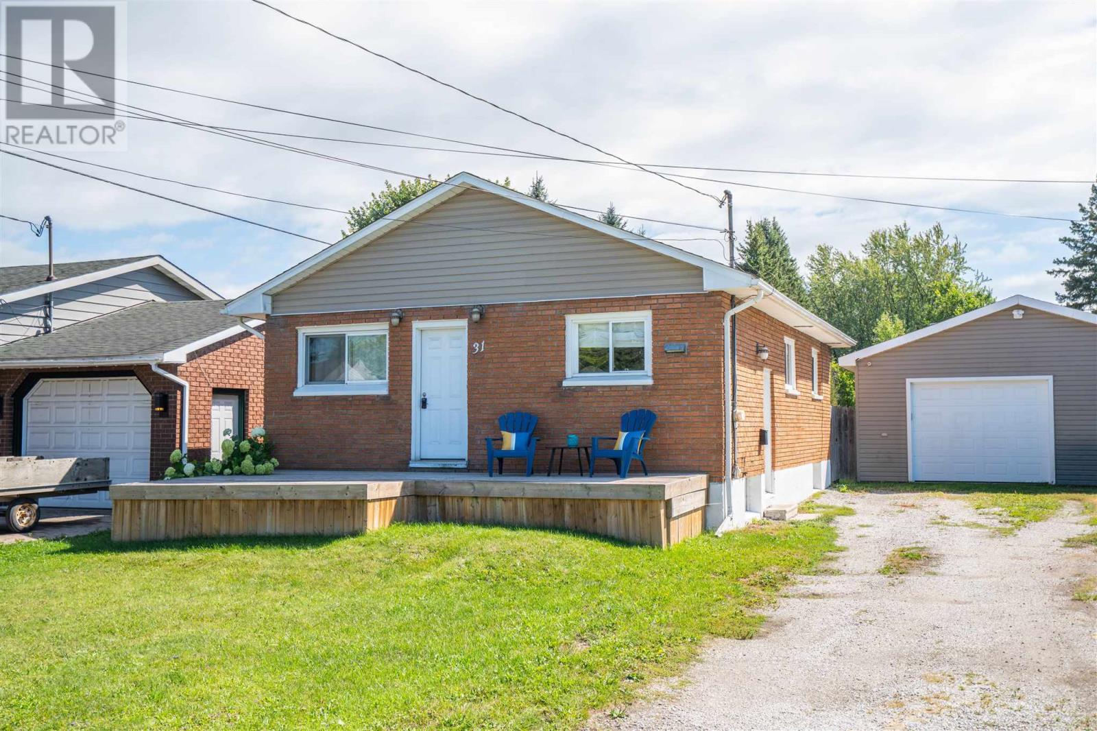 31 East Balfour ST