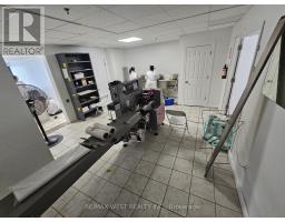 4 - 210 Drumlin Circle, Vaughan, ON L4K3E3 Photo 11