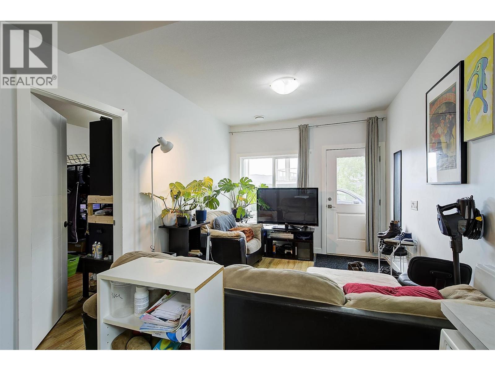741 Yorkville Street, Kelowna