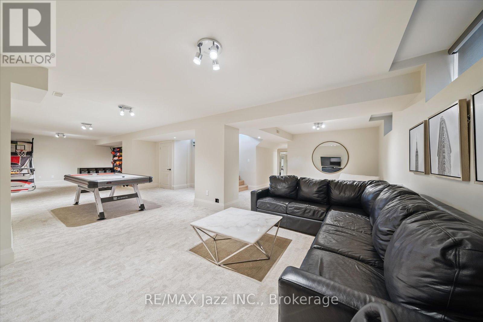 82 BRIDLEWOOD BOULEVARD - Image 36