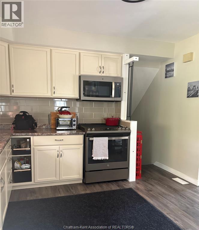 46 OTTAWA DRIVE - 7