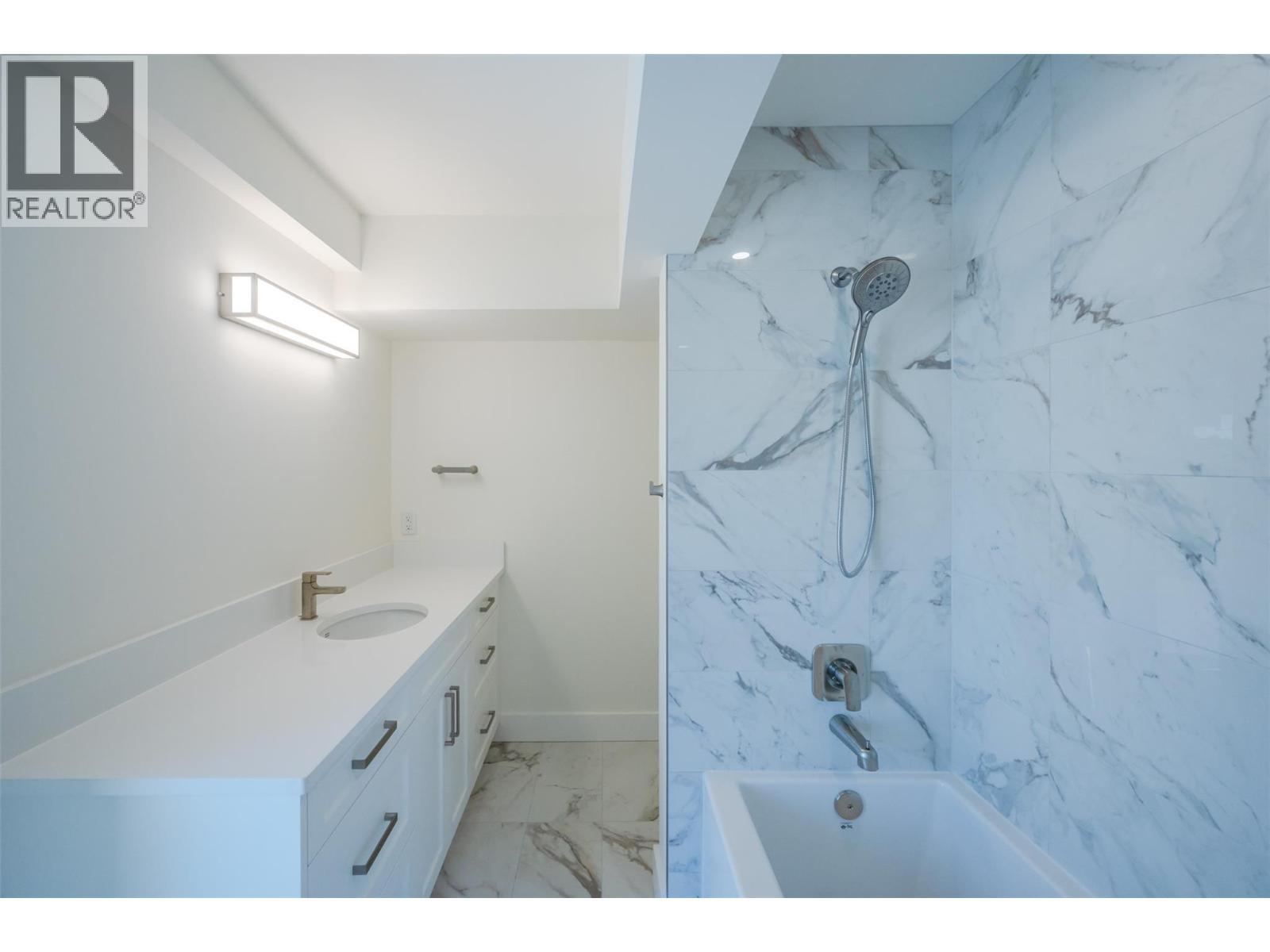578 Lakeshore Drive Unit# 203, Penticton