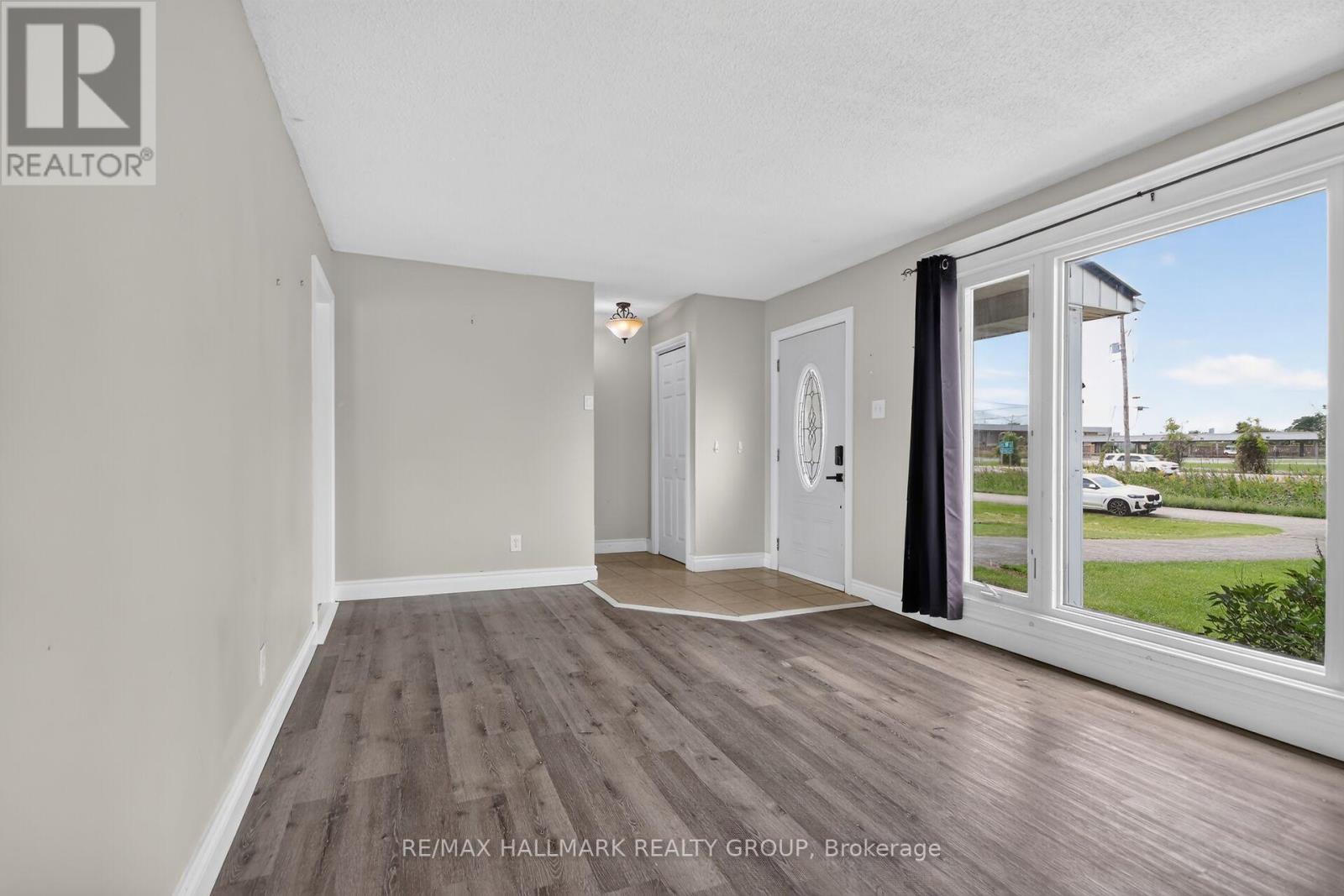 28 SECOND STREET - Image 9