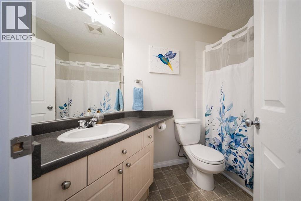 100 Bruin Bay, Fort McMurray