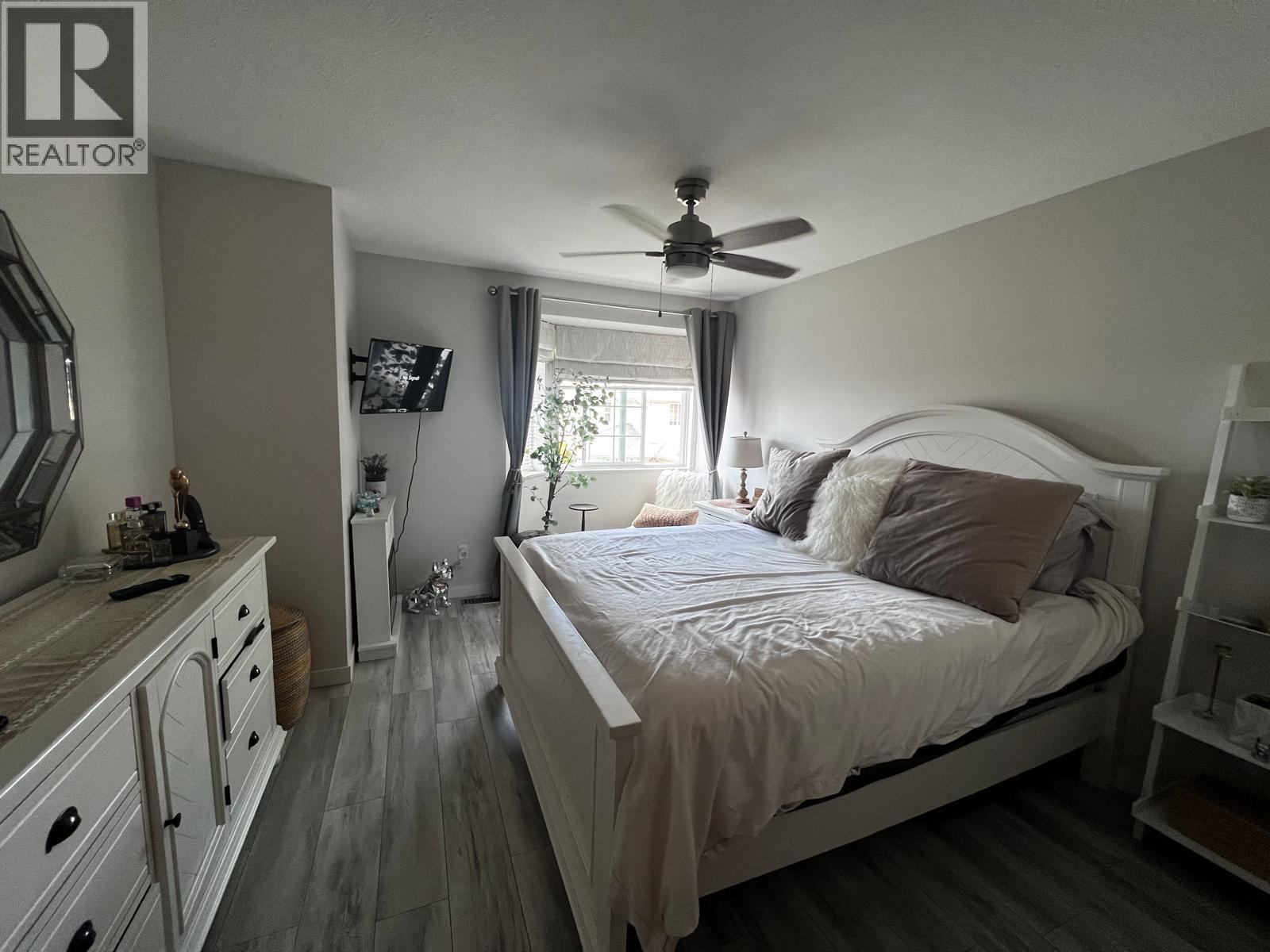 #14 2020 Robson Place - Image 11