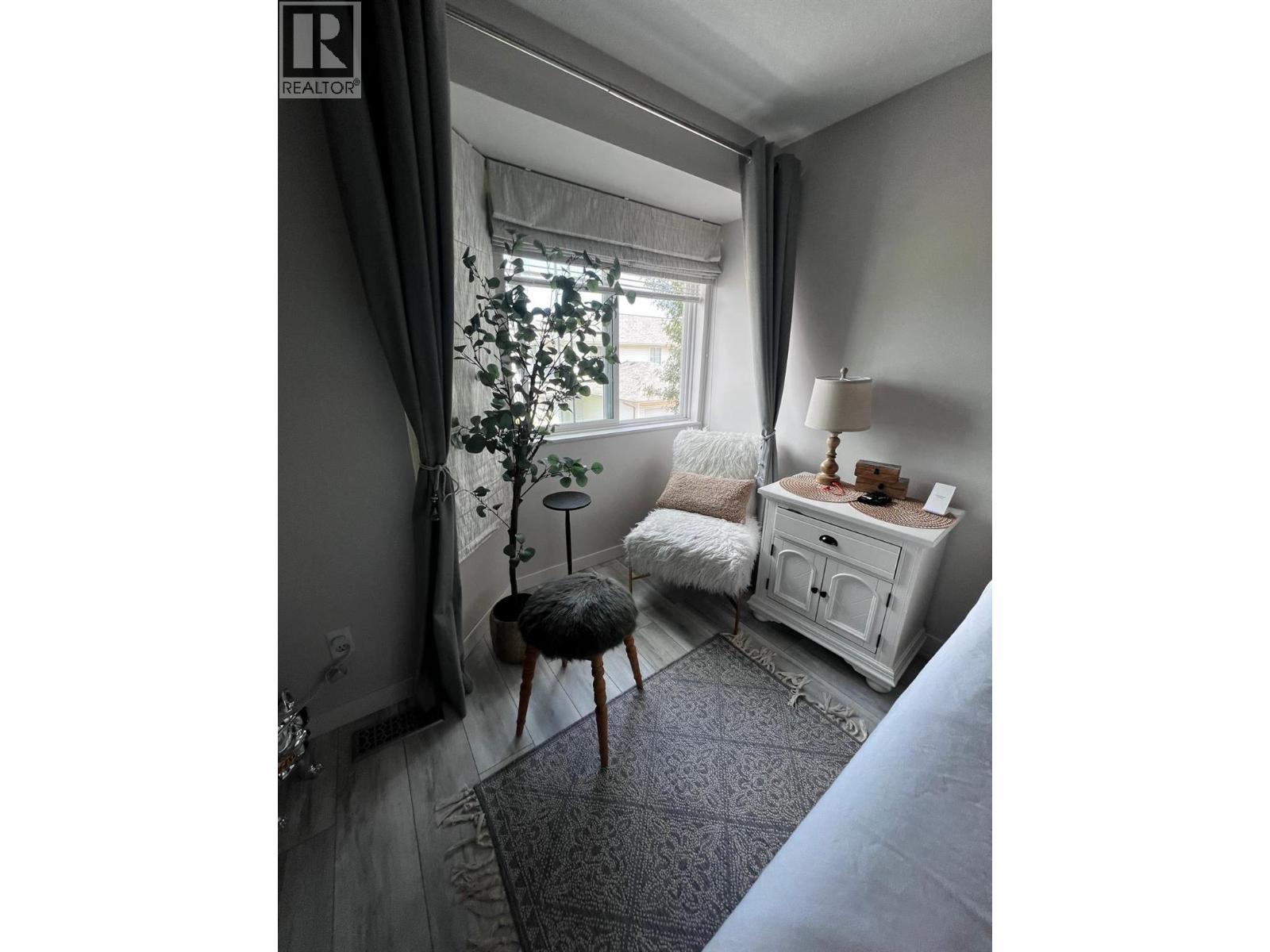 #14 2020 Robson Place - 2