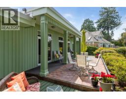 489 Bayview Terr, Qualicum Beach, BC V9K1G3 Photo 17