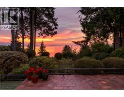 489 Bayview Terr, Qualicum Beach, BC V9K1G3 Photo 28
