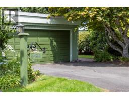 489 Bayview Terr, Qualicum Beach, BC V9K1G3 Photo 22