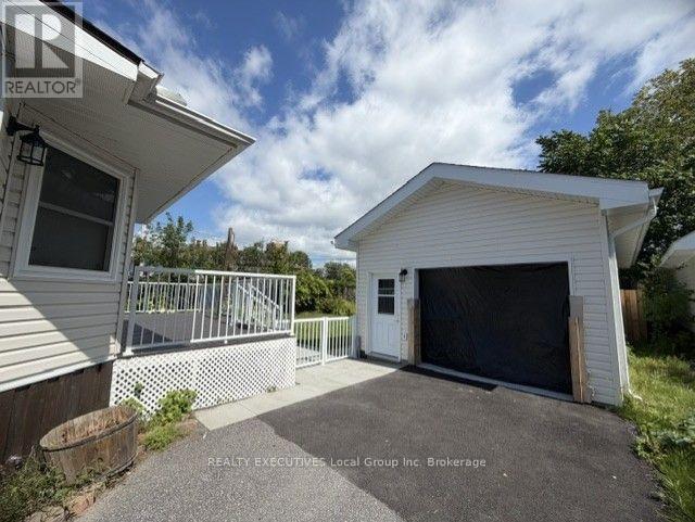 120 VICTORIA STREET E - Image 31