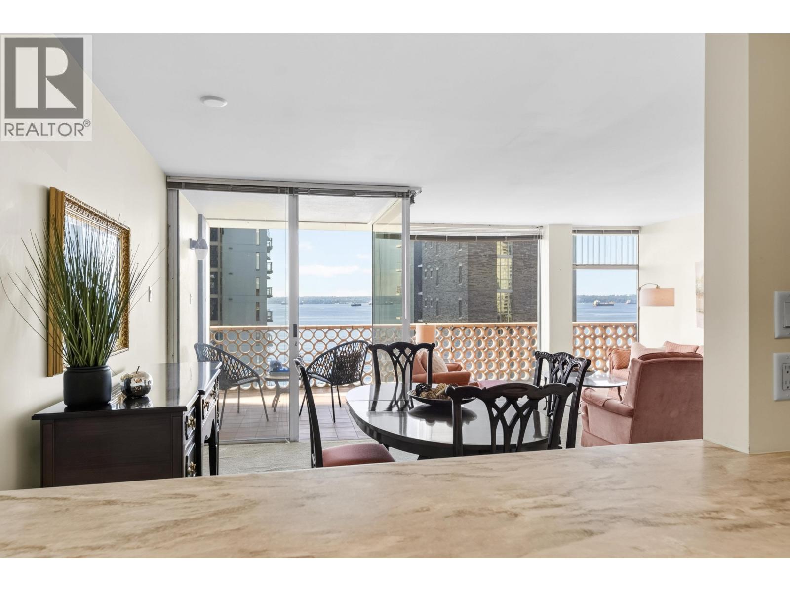 502 2135 ARGYLE AVENUE, West Vancouver