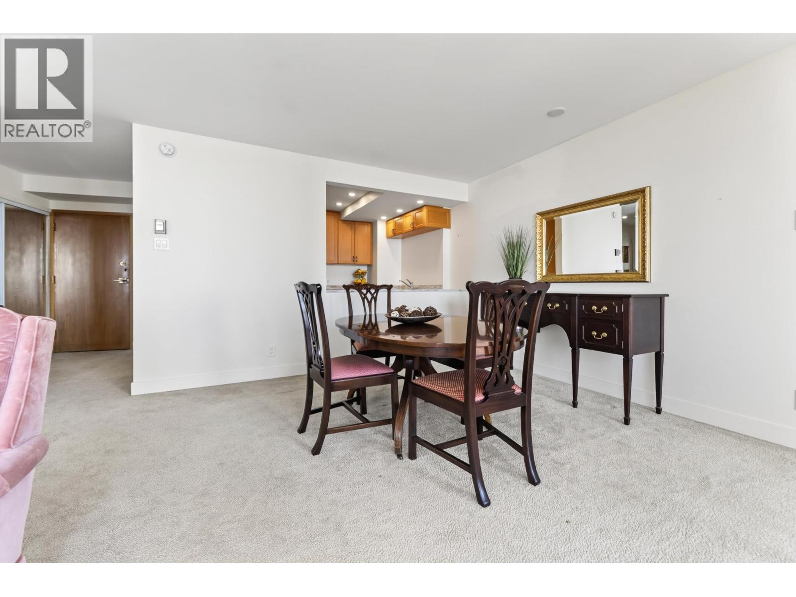 502 2135 ARGYLE AVENUE, West Vancouver