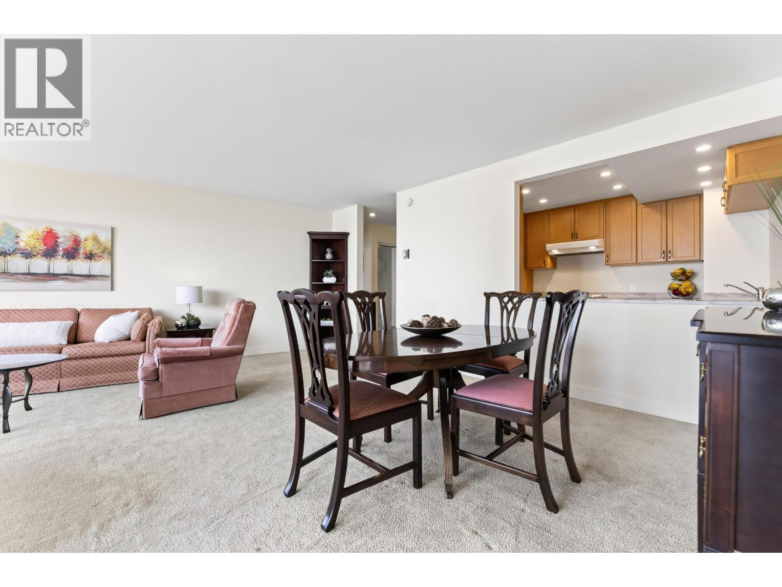 502 2135 ARGYLE AVENUE, West Vancouver