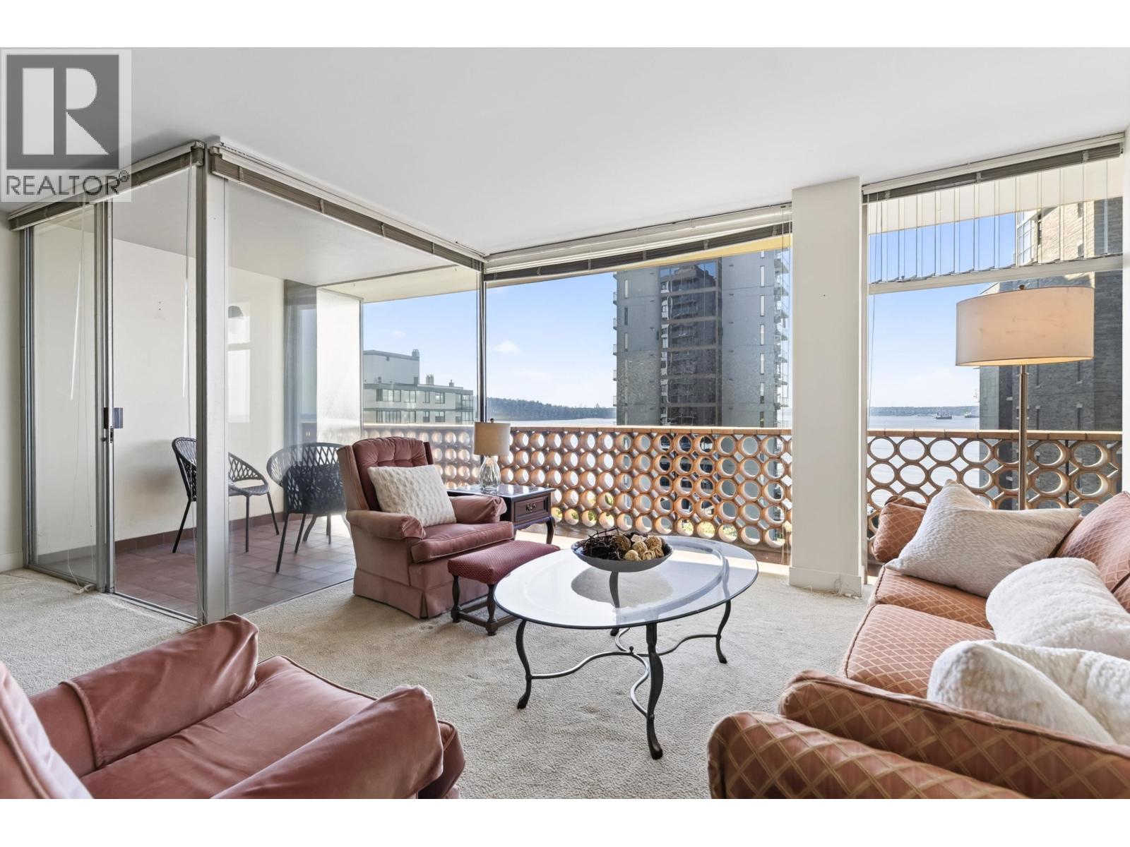 502 2135 ARGYLE AVENUE, West Vancouver