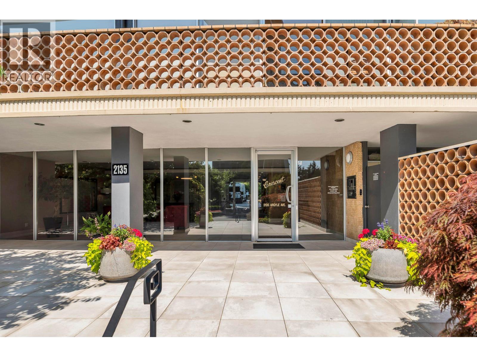 502 2135 ARGYLE AVENUE, West Vancouver