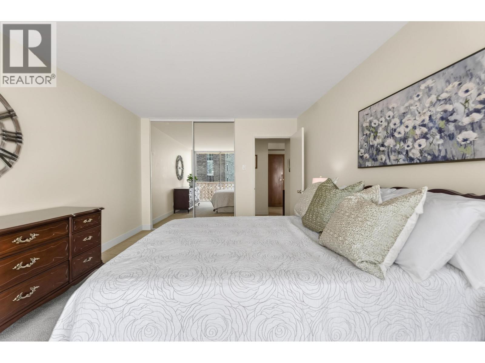 502 2135 ARGYLE AVENUE, West Vancouver