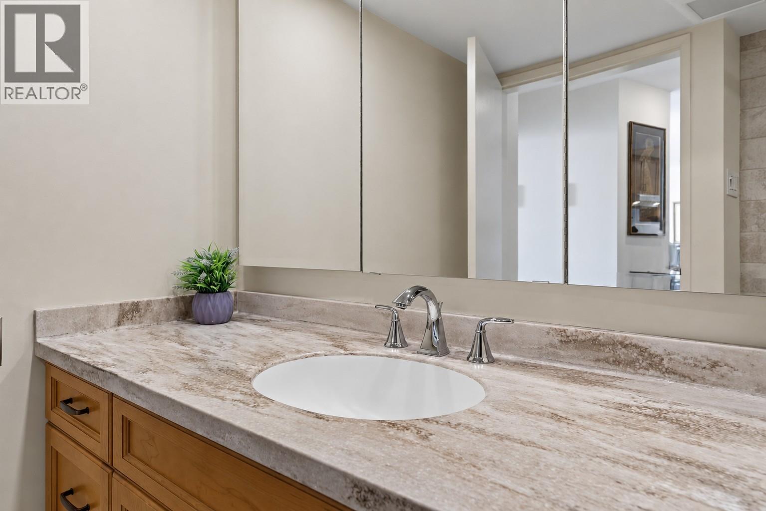 502 2135 ARGYLE AVENUE, West Vancouver