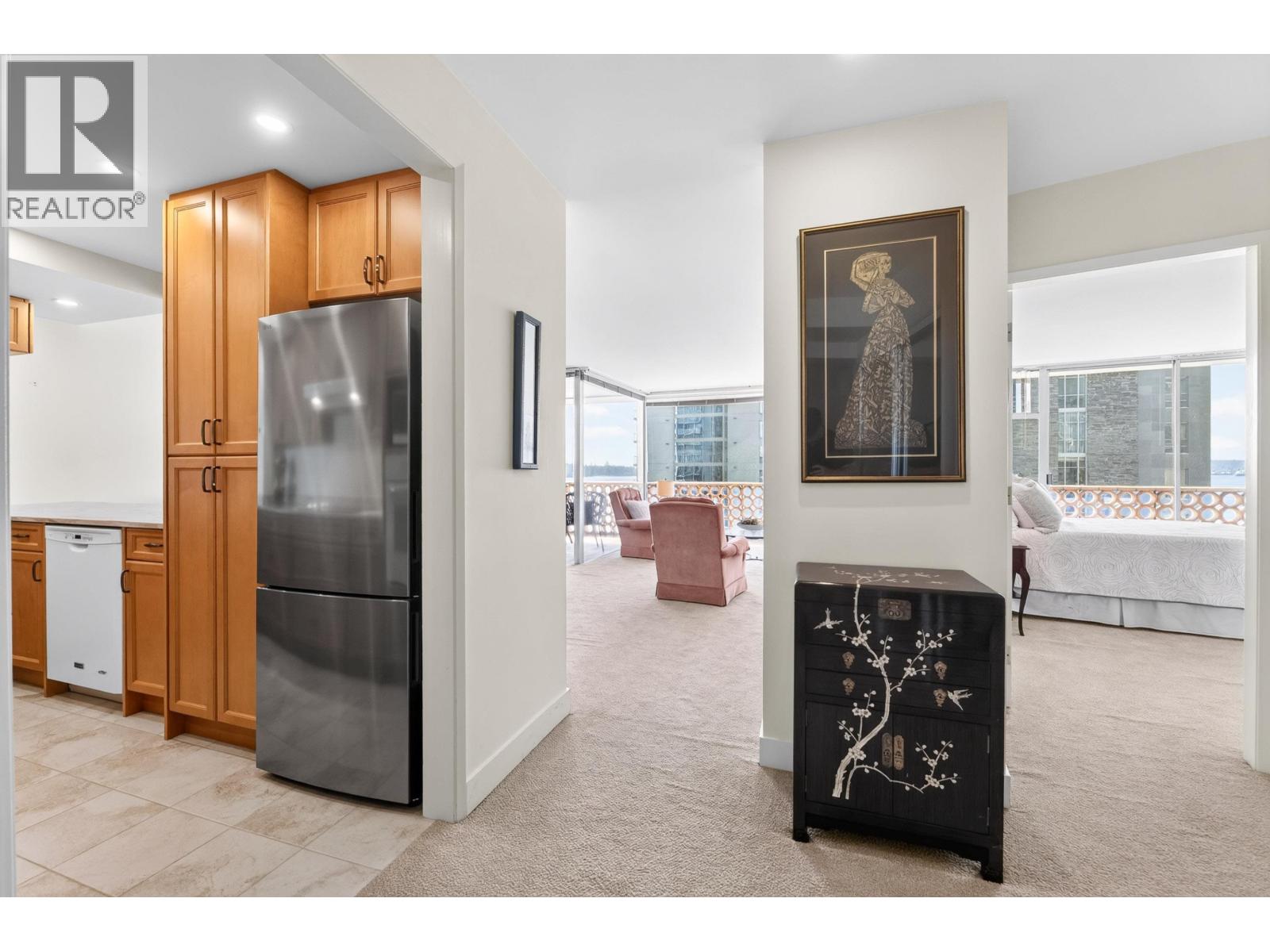 502 2135 ARGYLE AVENUE, West Vancouver