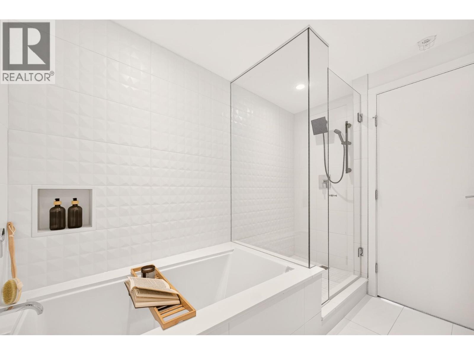1105 4638 GLADSTONE STREET, Vancouver