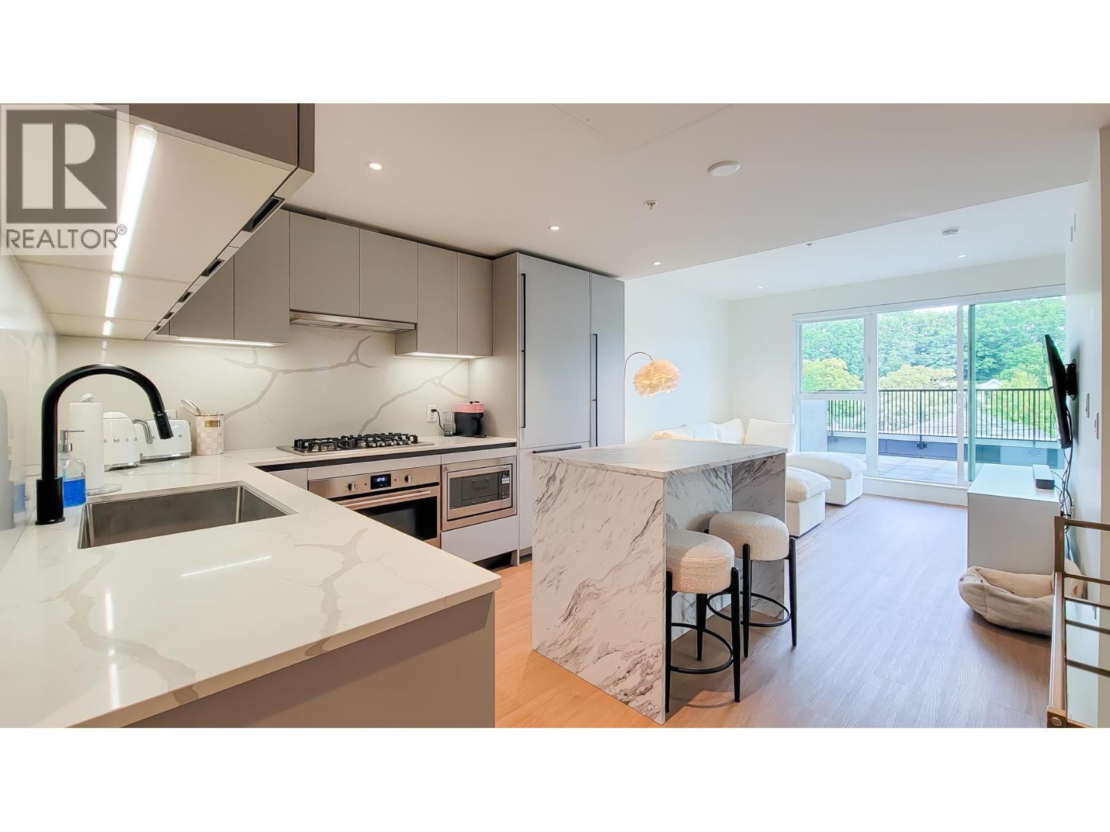 401 2235 E BROADWAY, Vancouver