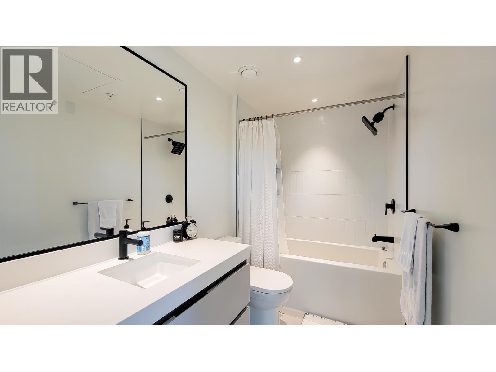 401 2235 E BROADWAY, Vancouver