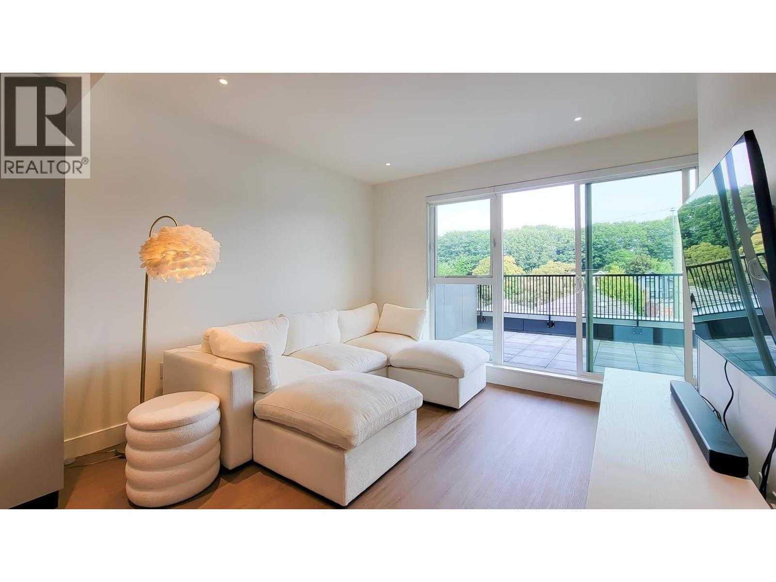 401 2235 E BROADWAY, Vancouver