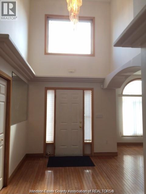 512 JOHN HARVEY, Windsor, Ontario, N9E4W1, Windsor, Ontario — photo 2 of 5