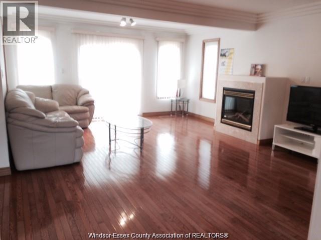 512 JOHN HARVEY, Windsor, Ontario, N9E4W1, Windsor, Ontario — photo 5 of 5
