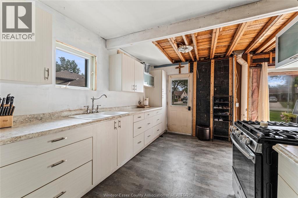 276 WEST BELLE RIVER ROAD - Image 12