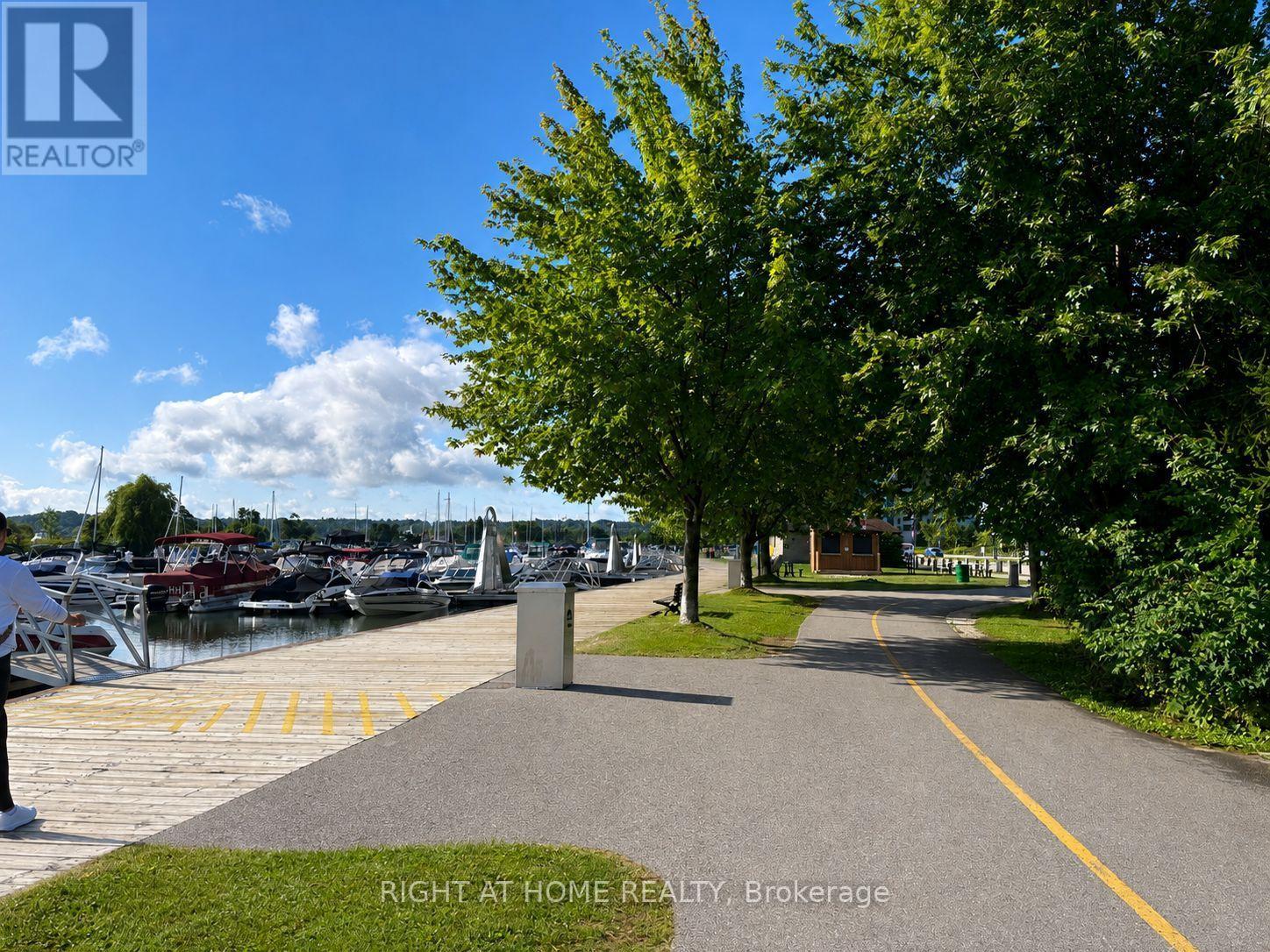 #409 6 TORONTO STREET - 3