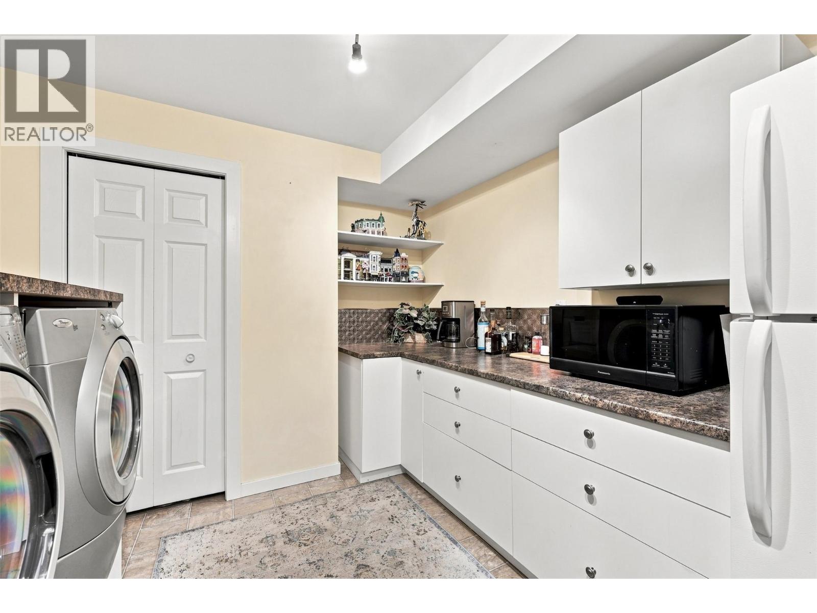 3957 Old Yellowhead Highway - 34
