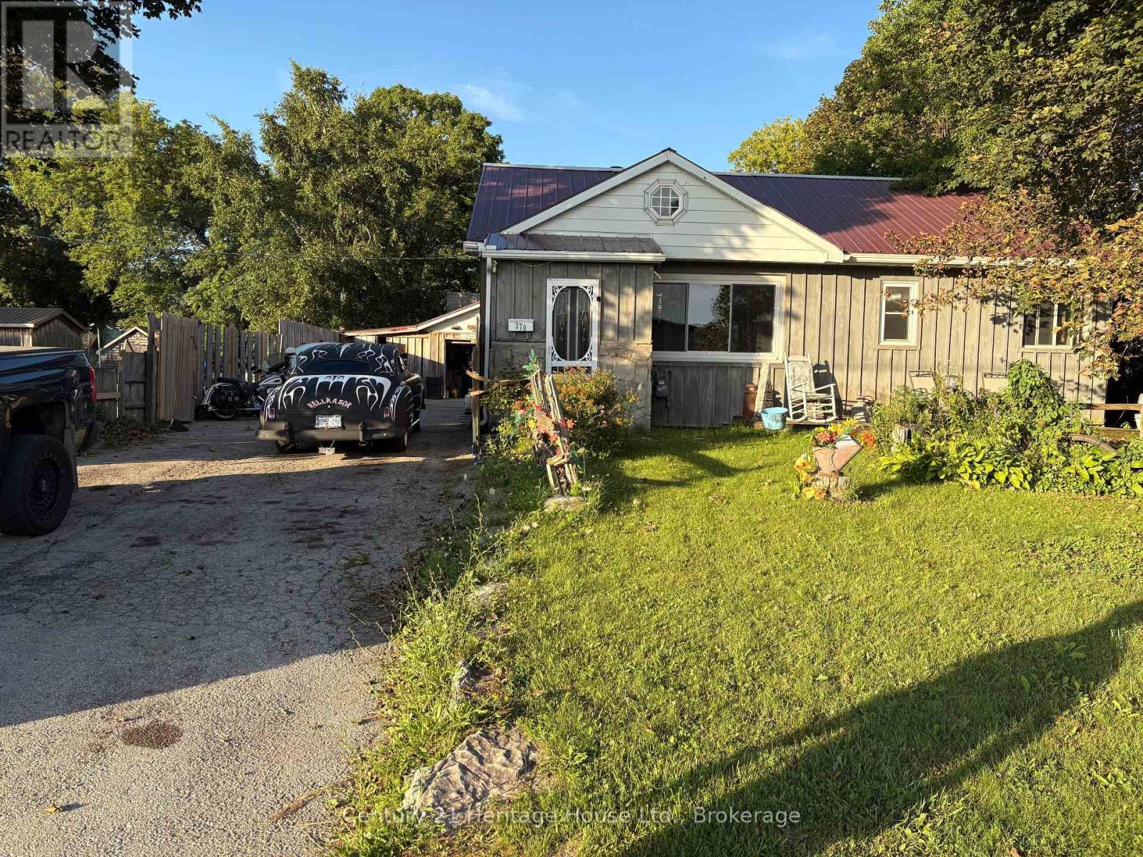 370 FOSTER STREET - 1