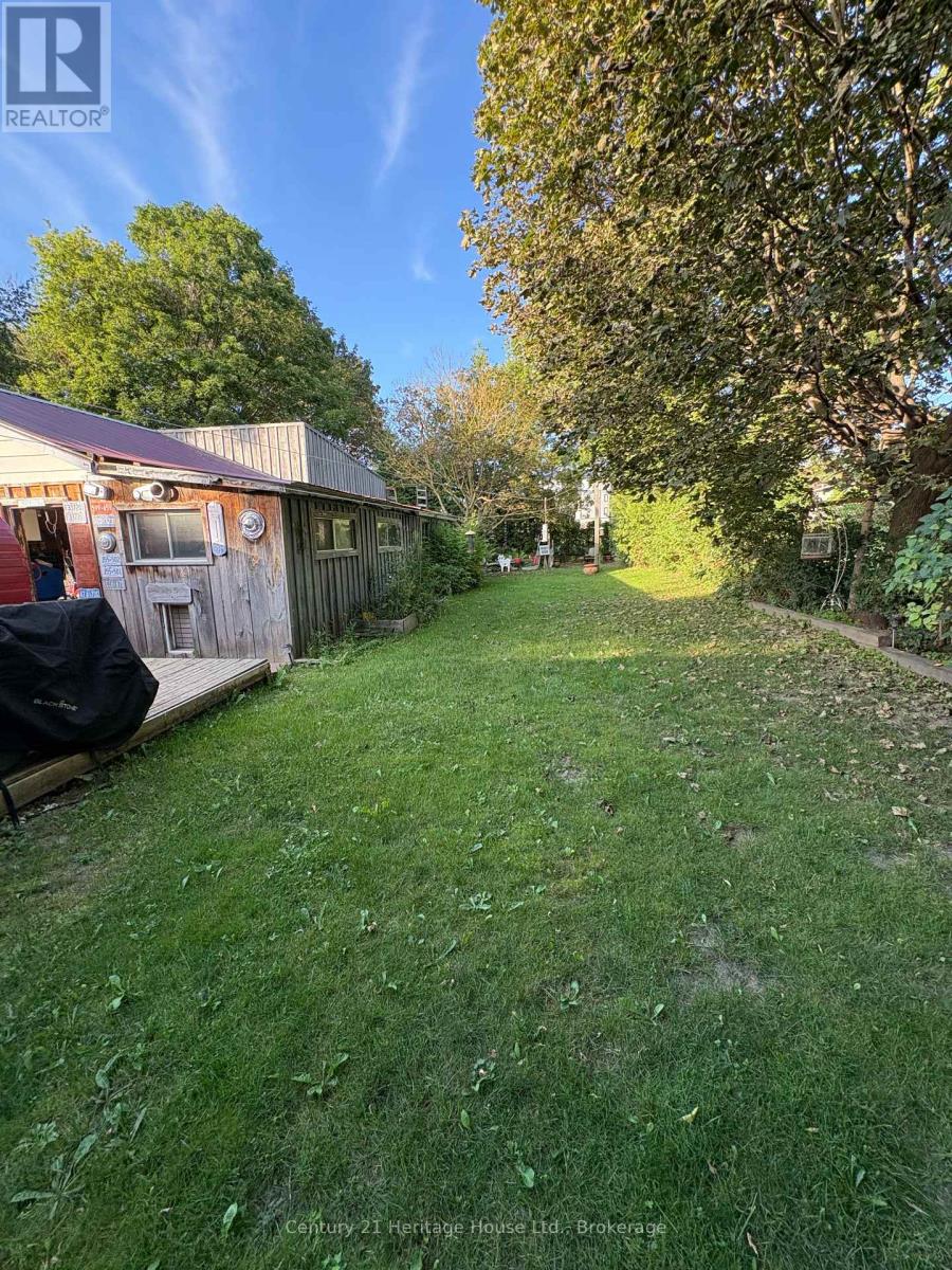 370 FOSTER STREET - Image 15
