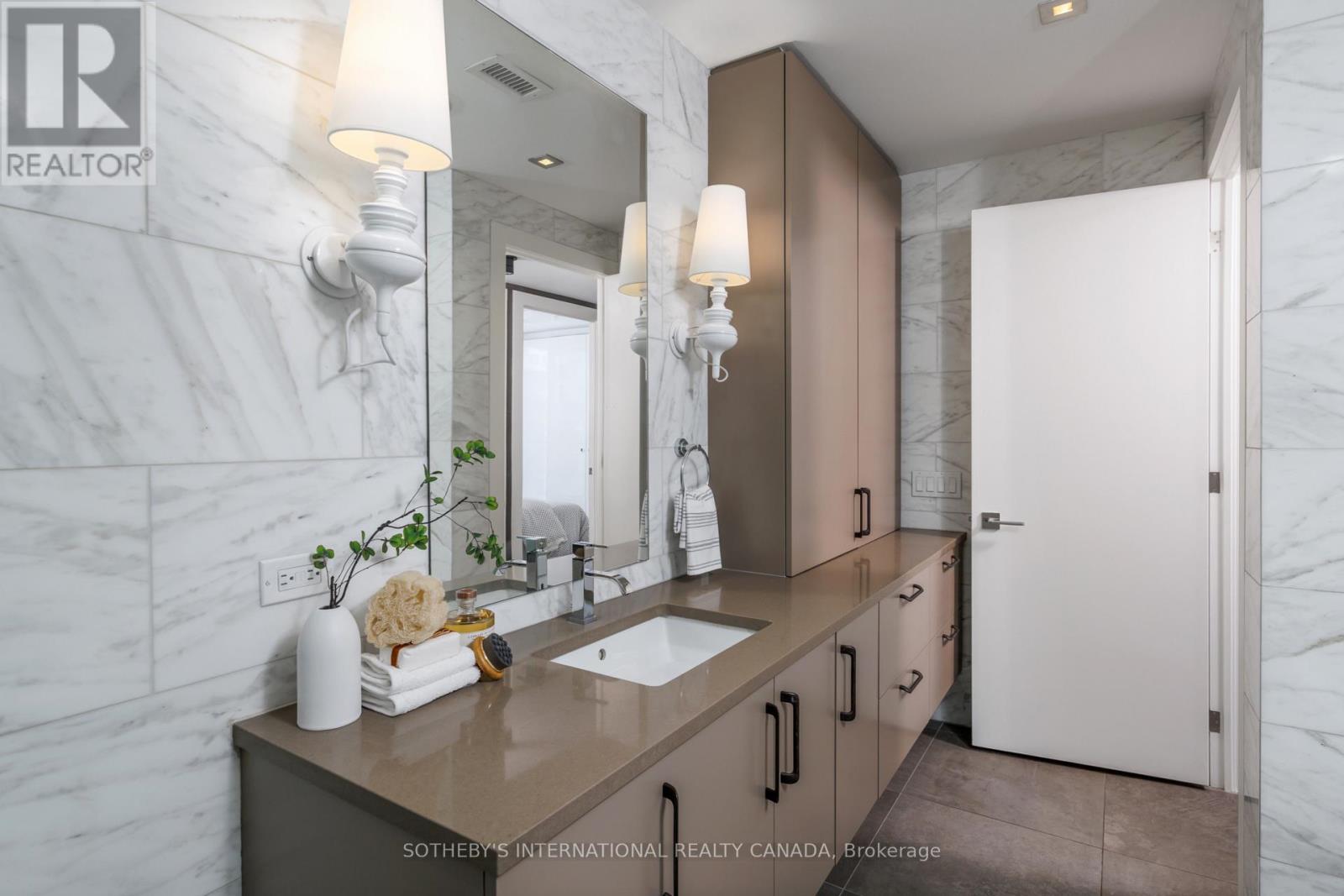 #1606 39 SHERBOURNE STREET - Image 21