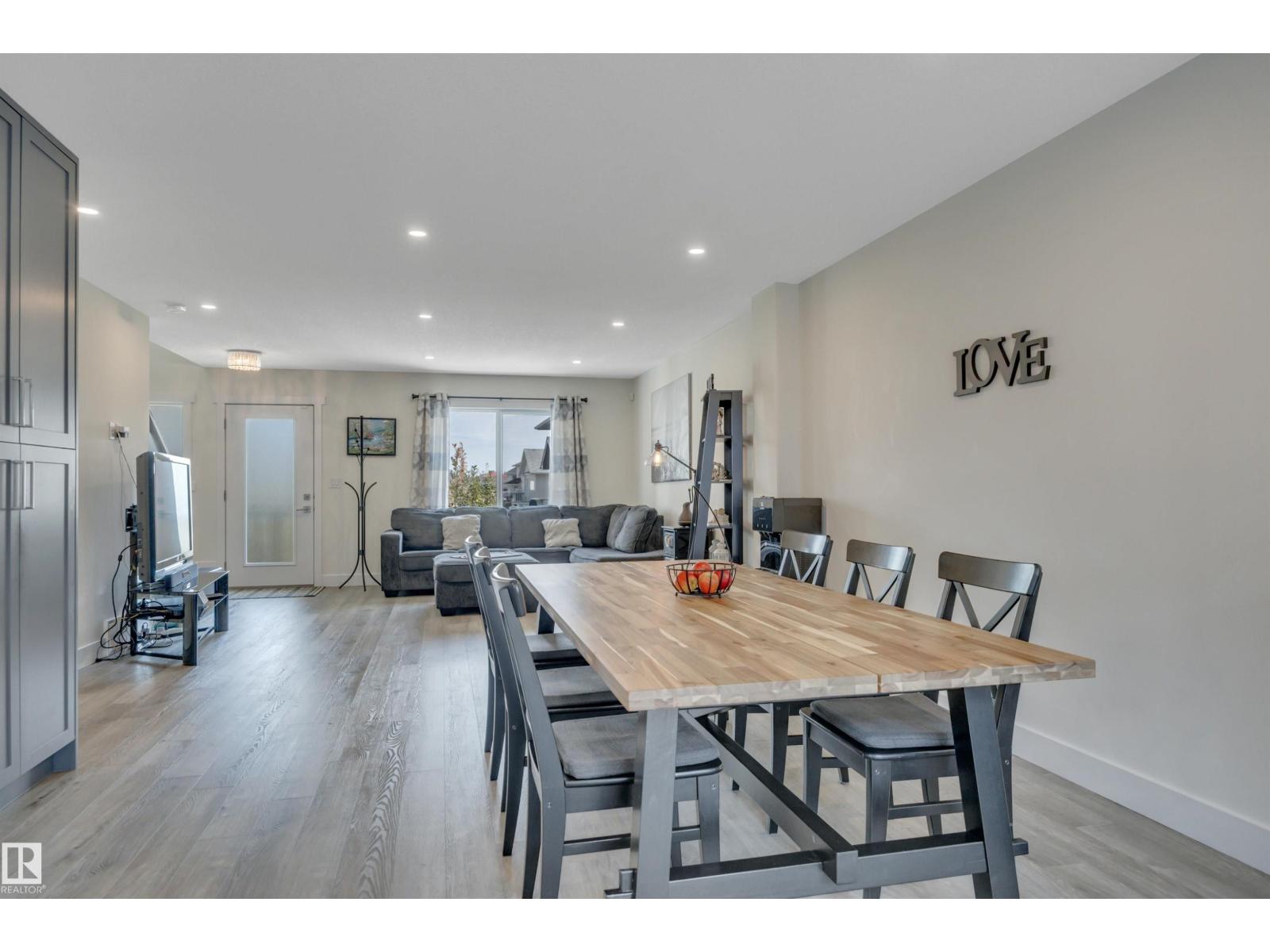#4 9250 156 AV NW - 11