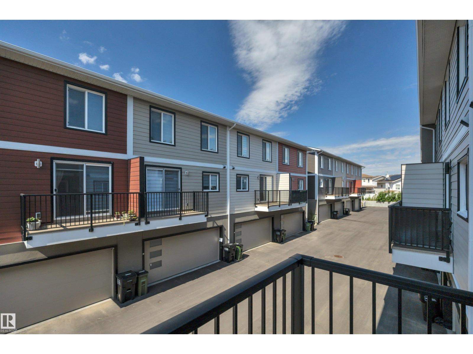 #4 9250 156 AV NW - 18