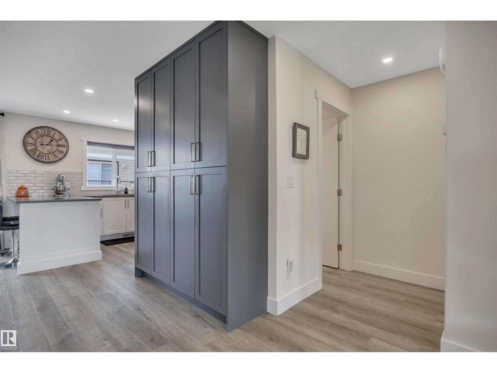 #4 9250 156 AV NW - 19