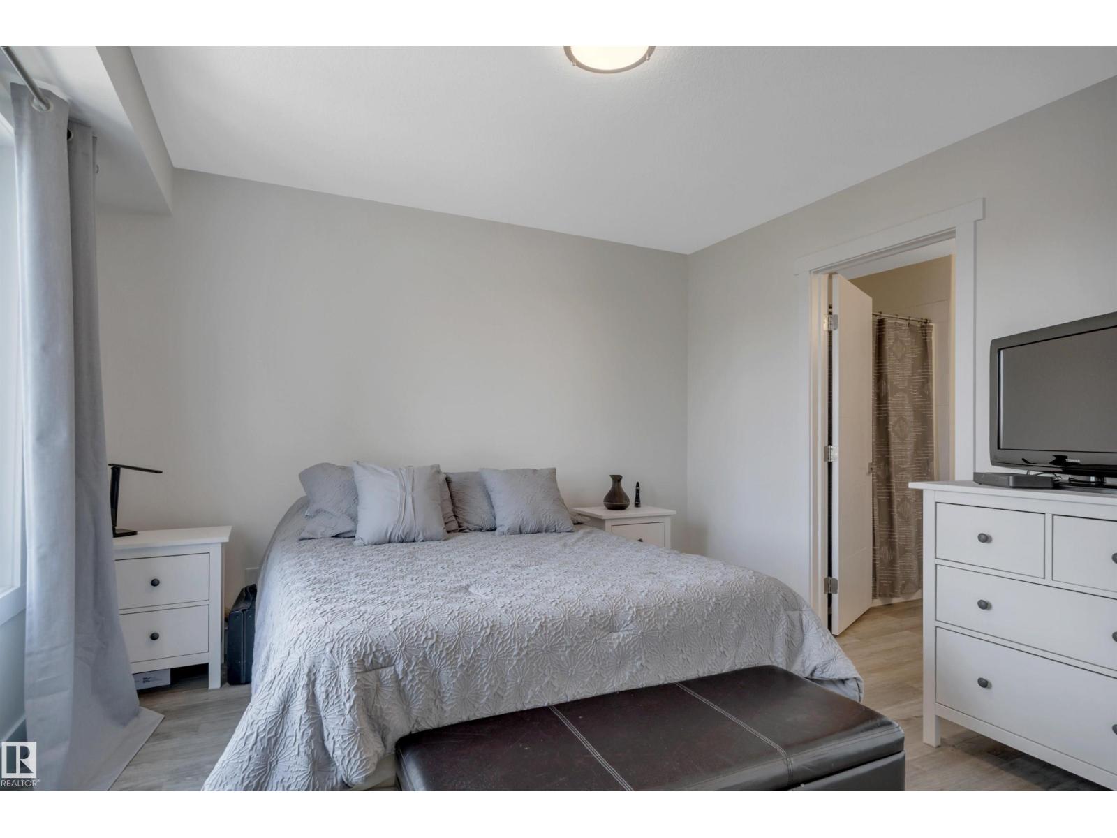 #4 9250 156 AV NW - 24