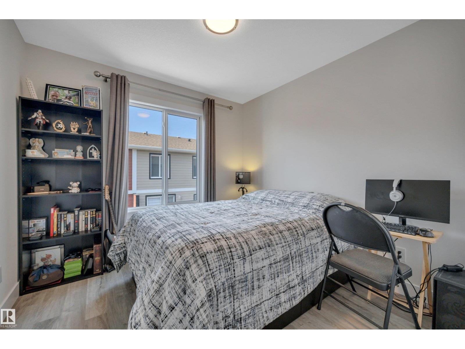 #4 9250 156 AV NW - 27