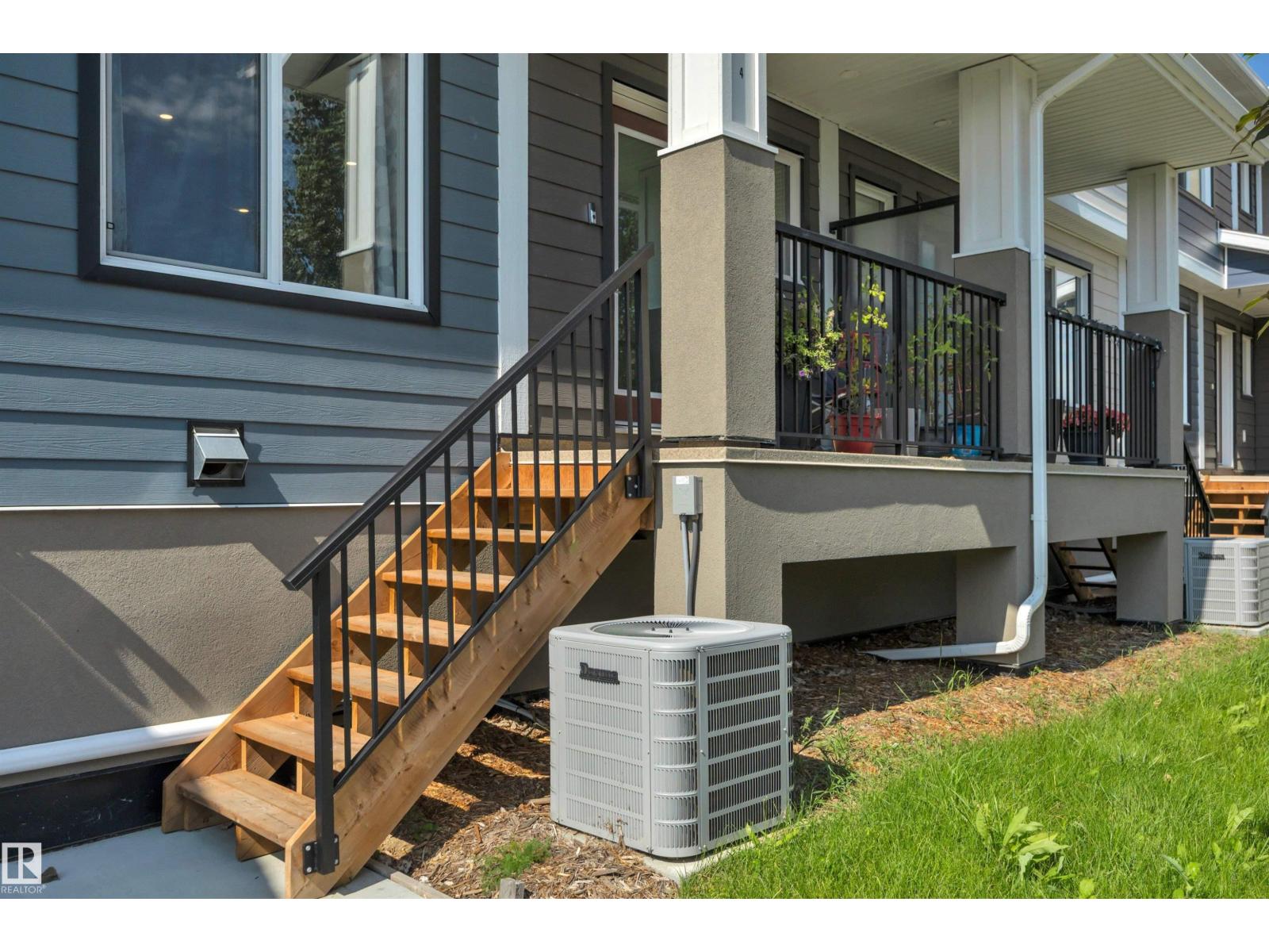 #4 9250 156 Av NW photo 3 — MLS® E4505439