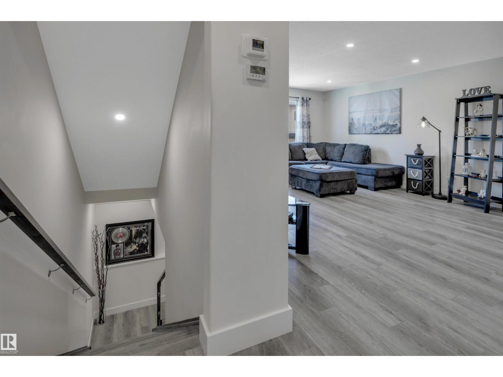 #4 9250 156 AV NW - Image 34