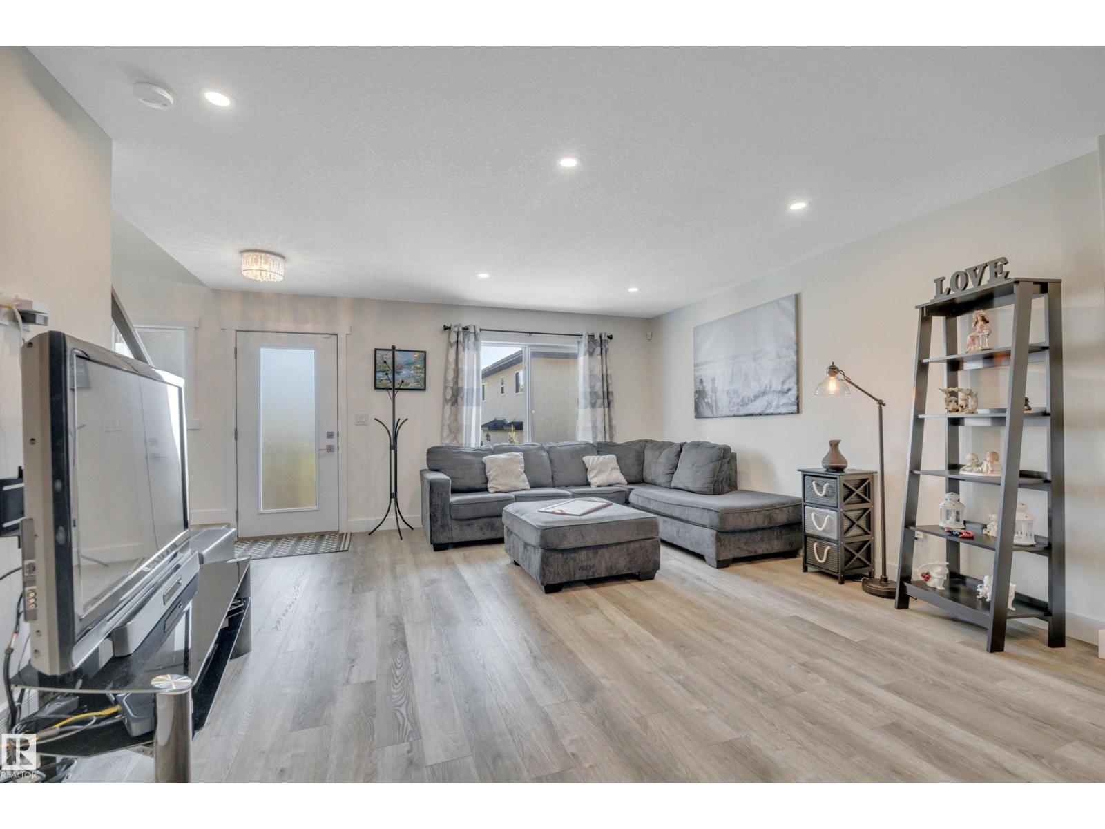 #4 9250 156 AV NW - Image 8