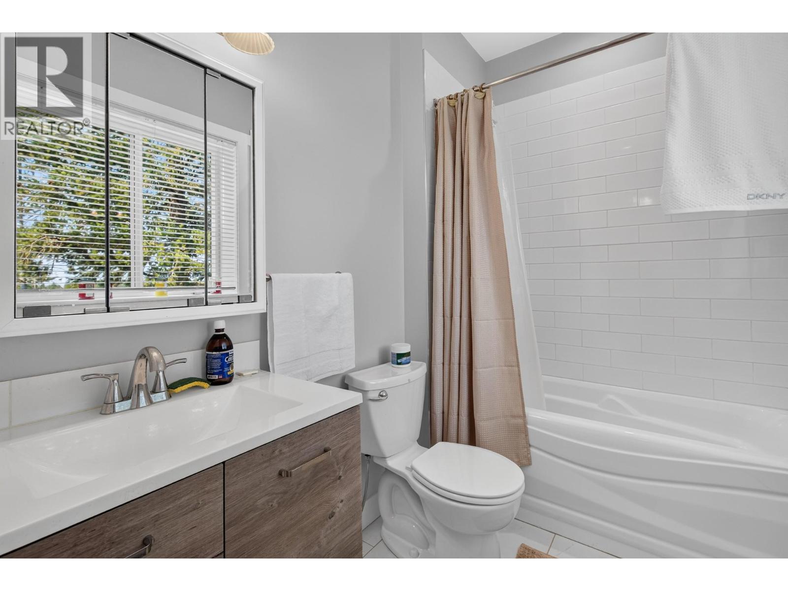 10818 Westshore Road, Vernon