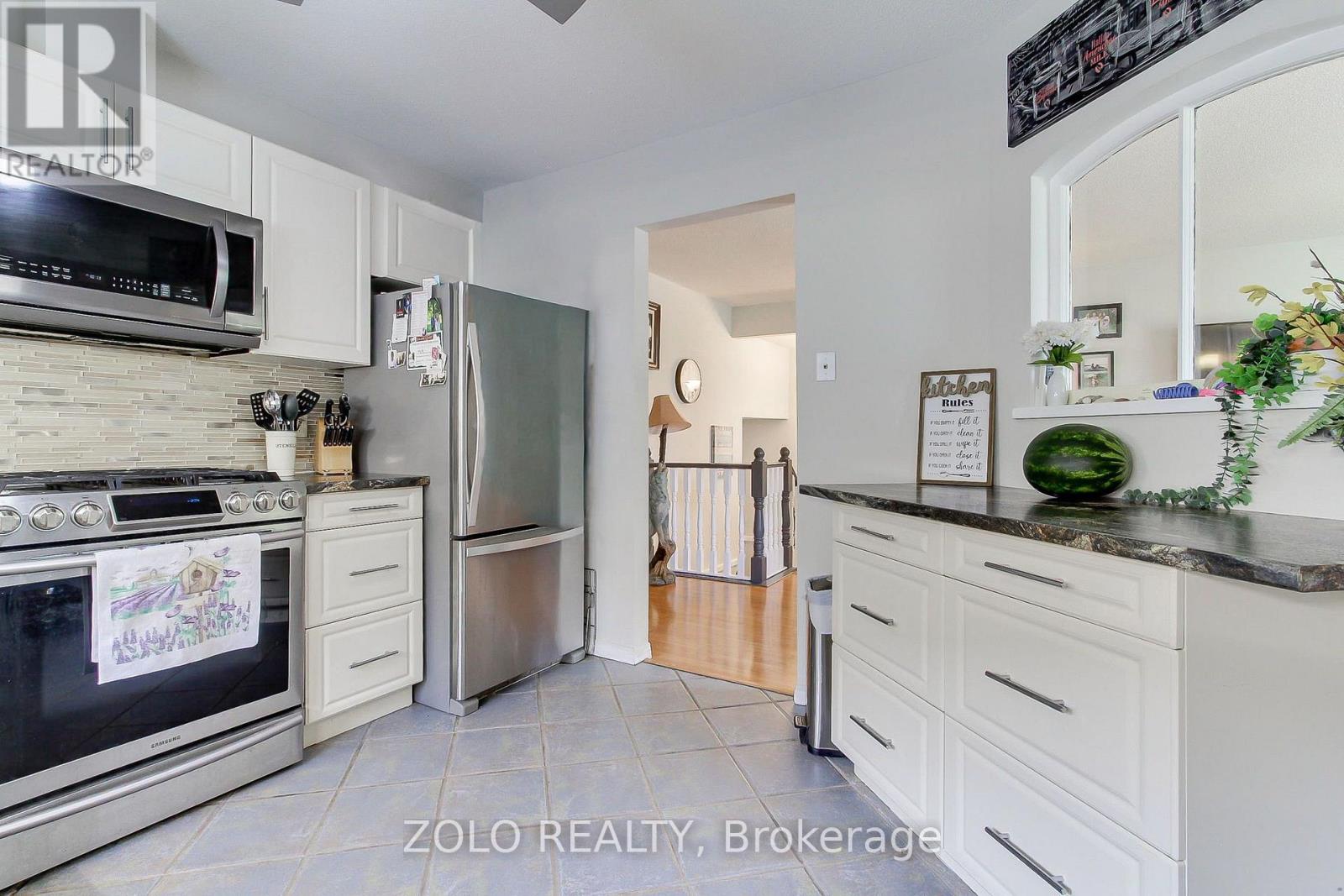 545 COLYER STREET - 10