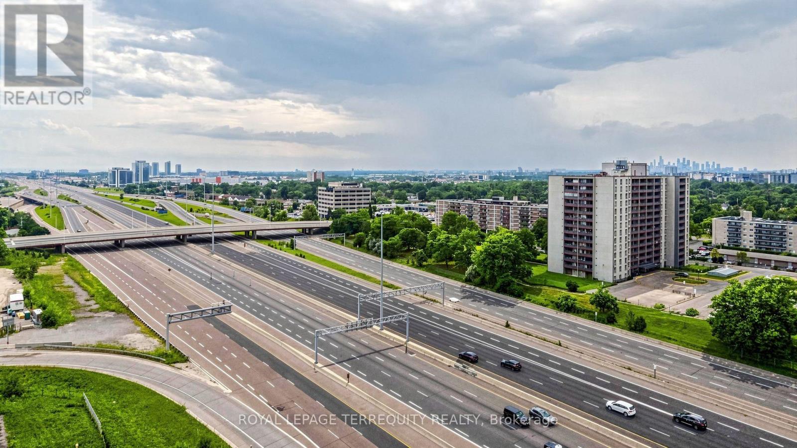 #1410 30 GIBBS ROAD - 37